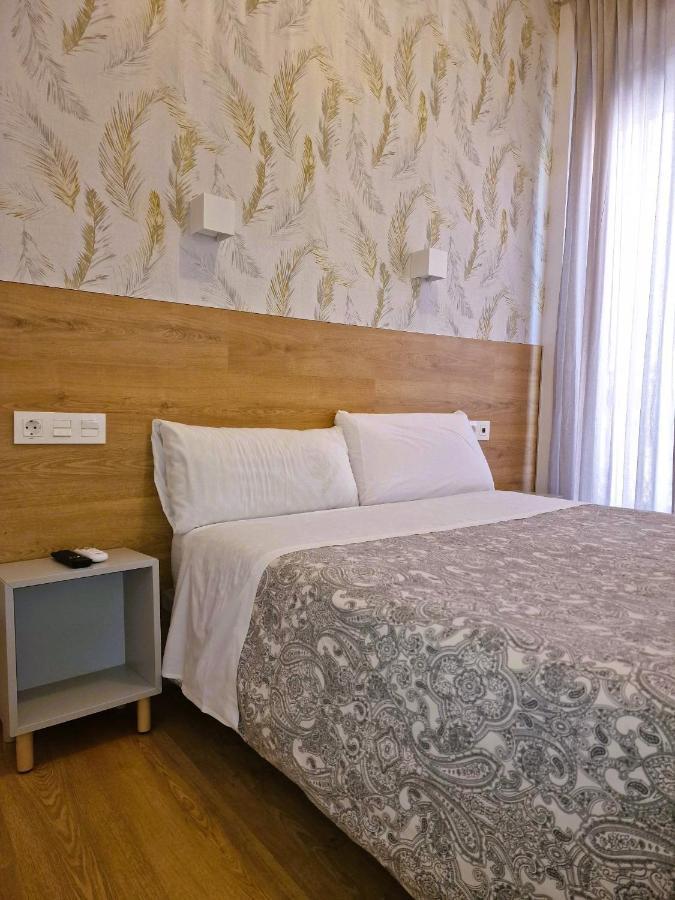 Hostal Comercial Madrid Buitenkant foto