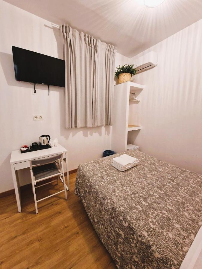 Hostal Comercial Madrid Buitenkant foto